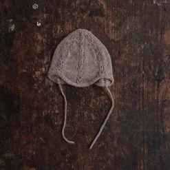 Mormor.nu Hand Knit Alpaca Grethe Bonnet - Dusty Brown