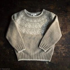 SISKIN Superfine Lambswool Autumn Sweater - Feather
