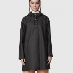 Stutterheim Women's Classic Mosebacke Raincoat - Black