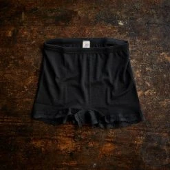 Engel Adults Women's Organic Merino Wool & Silk Boxer Shorts With Lace - Black