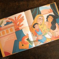 Books Hena Khan - Like The Moon Loves The Sky