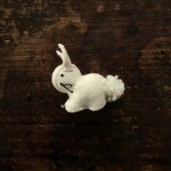 Gluckskafer Toys Handmade Wool Felt Rabbit - White
