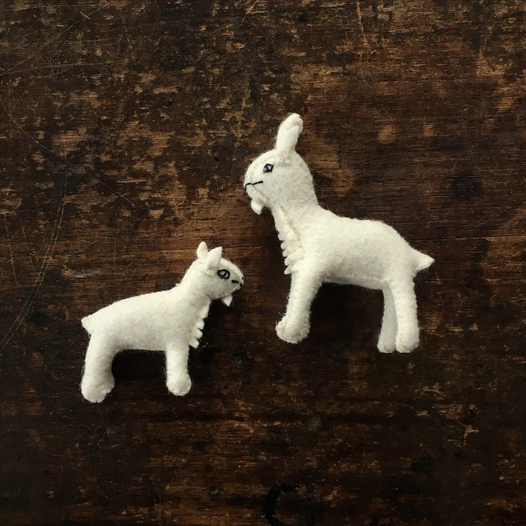Gluckskafer Handmade Wool Felt Large Goat Toys