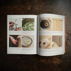 Books Books & More Kathryn Davey - Natural Dyeing