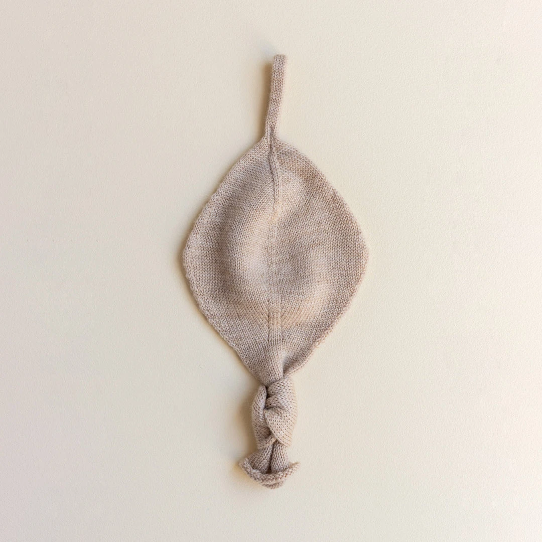 Hvid Merino Wool Titi Soother Holder - Sand