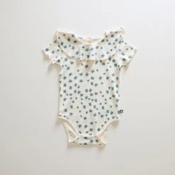 Oeuf SALE Organic Pima Cotton Ruffle Collar Onesie - Gardenia Clover