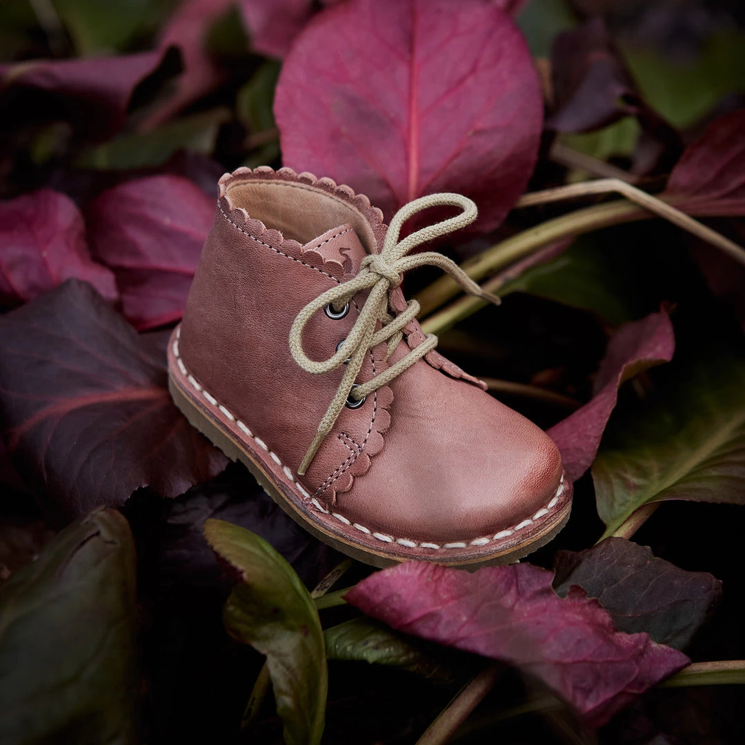 Petit Nord Scallop Desert Boots - Old Rose