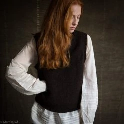 SISKIN SALE Women's Voe Shetland Wool Flock Slipover - Peat