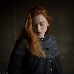 SISKIN Women's Superfine Lambswool Autumn Cardigan - Graphite Adults