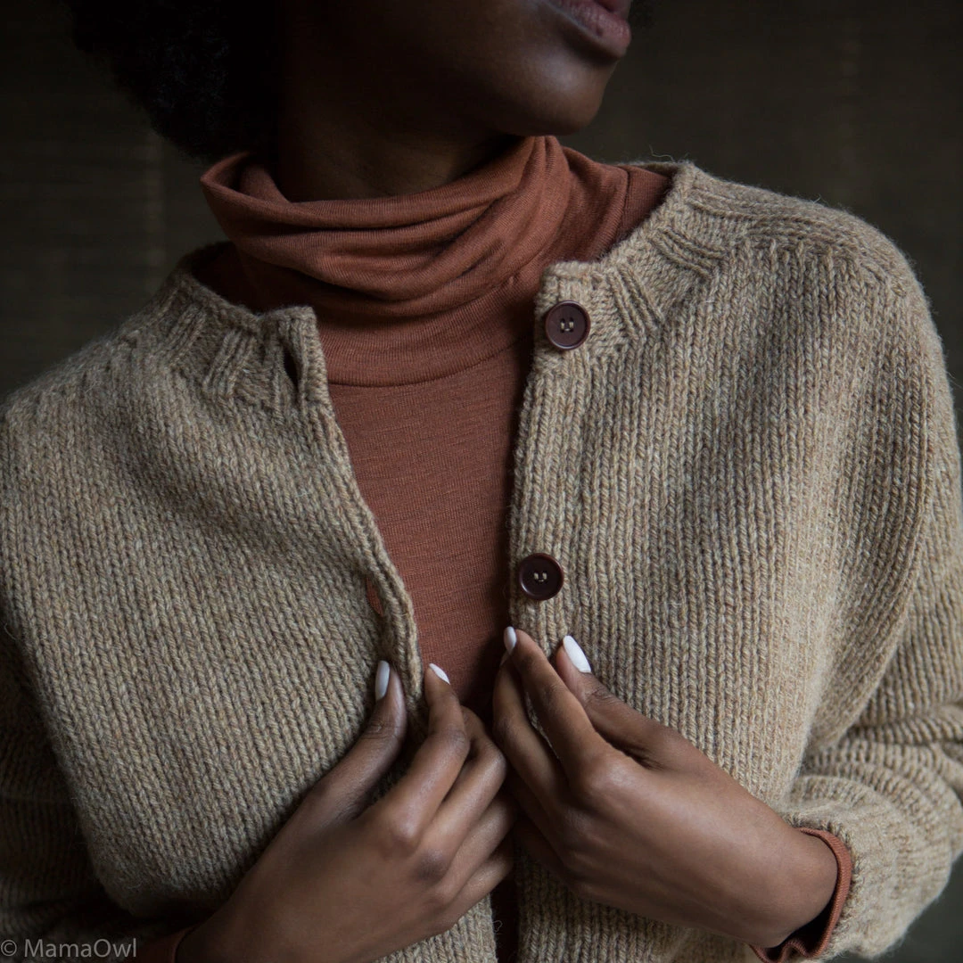 SISKIN Adults Women's Heritage Wool Coast Cardigan - Walnut