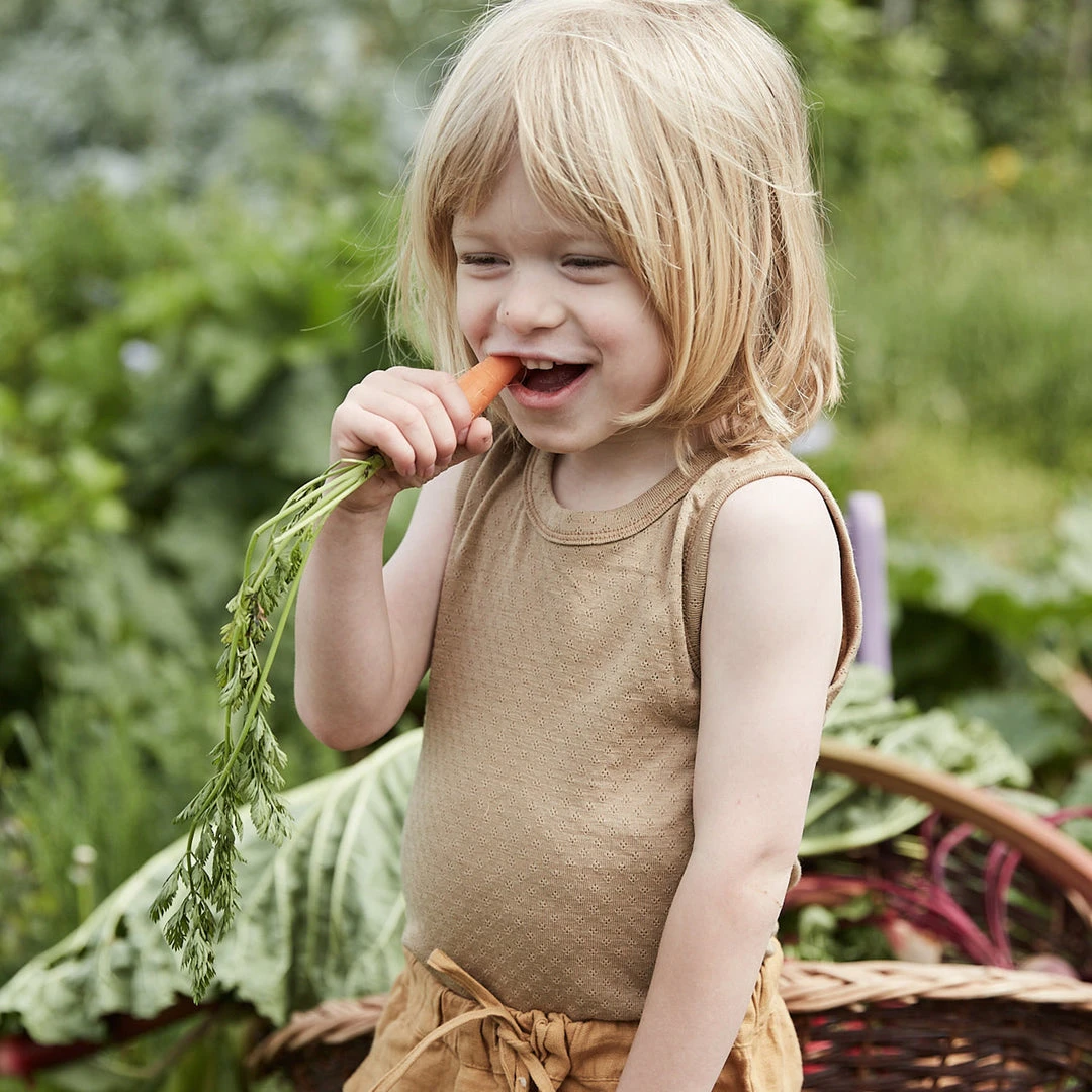 SISKIN Kids Wool Merino Wool/Silk Pointelle Vest - Caramel