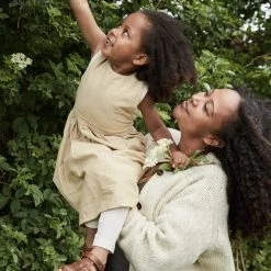 SISKIN Women's Donegal Merino Wool Coast Cardigan - Alabaster Adults