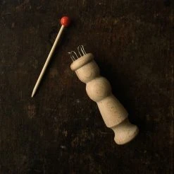 Gluckskafer Toys Natural Wooden Knitting Helper