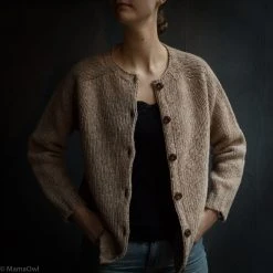 SISKIN Women's Donegal Merino Wool Coast Cardigan - Oatmeal Adults