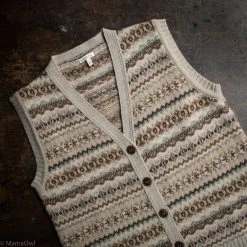 SISKIN Adult’s Lambswool Valley Vest - Oak