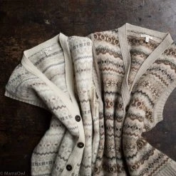 SISKIN Adult’s Lambswool Valley Vest - Oak